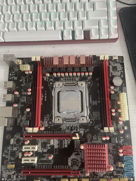 Материнська плата lga 2011 з прочесором xeon e5 2620-