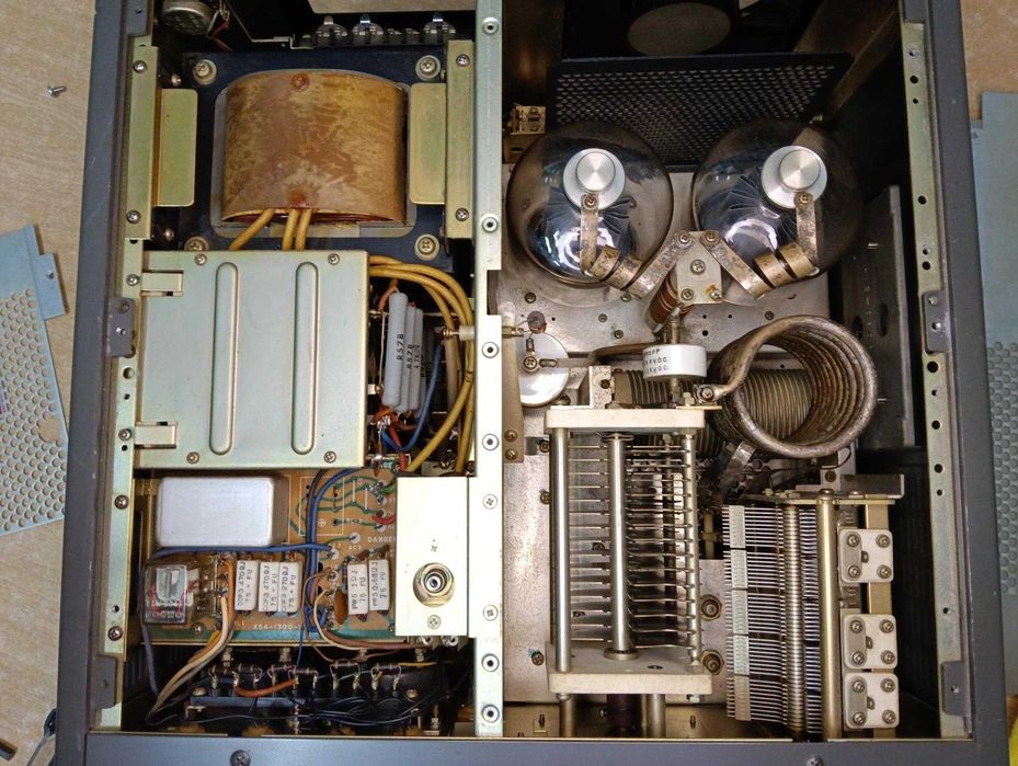 Radioamador Amplificador HF Trio Kenwood TL-922