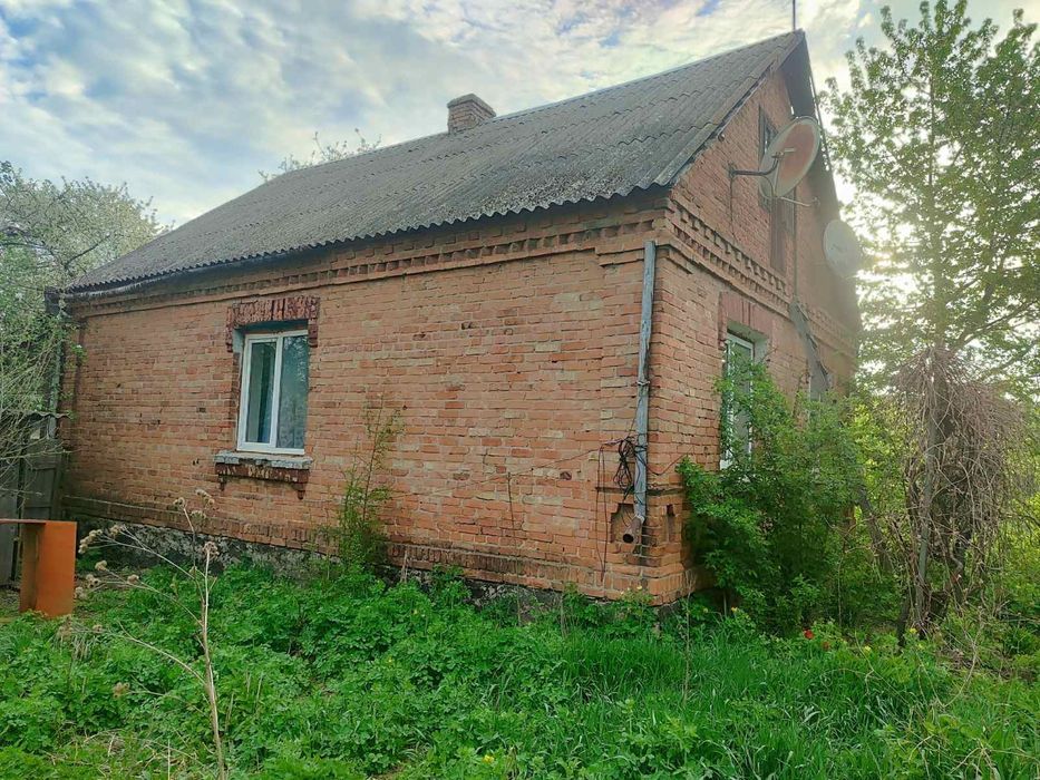 Продається цегляний будинок.М.Чуднів вул.Калинова 21..Центр Міста.
