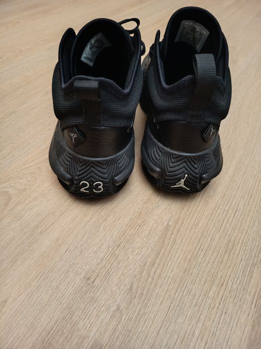 Tênis Jordan pretos