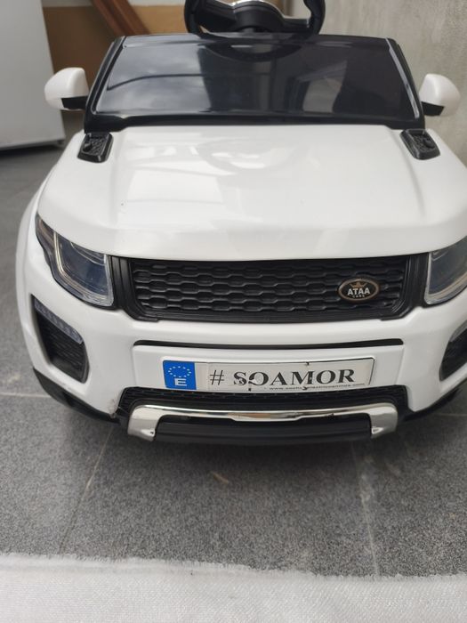 Carro eléctrico criança