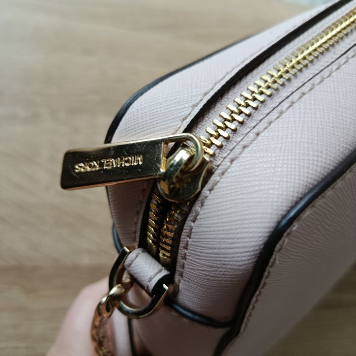 Крос-боді сумка від Michael Kors Pink Jet set