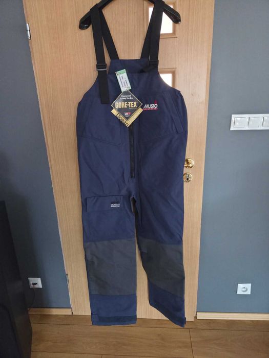 Komplet żeglarski MUSTO "L"