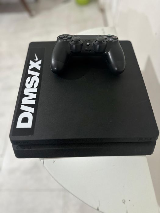 Playstation 4 - 130€