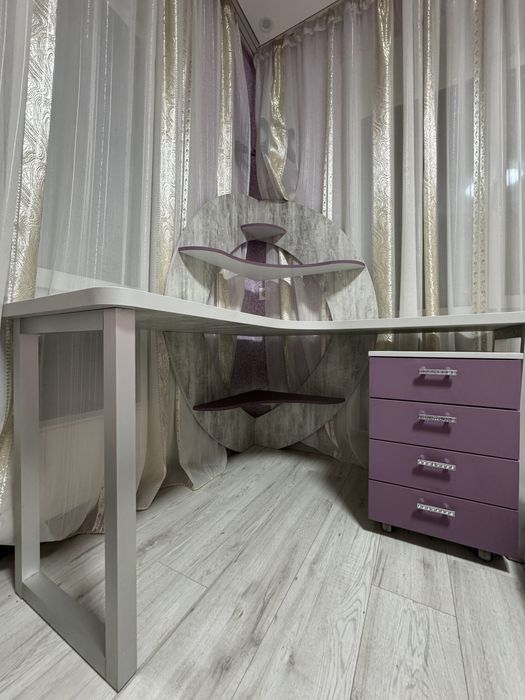 Письменный стол для школьника