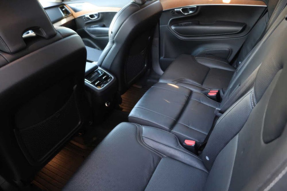 Volvo XC90      2019