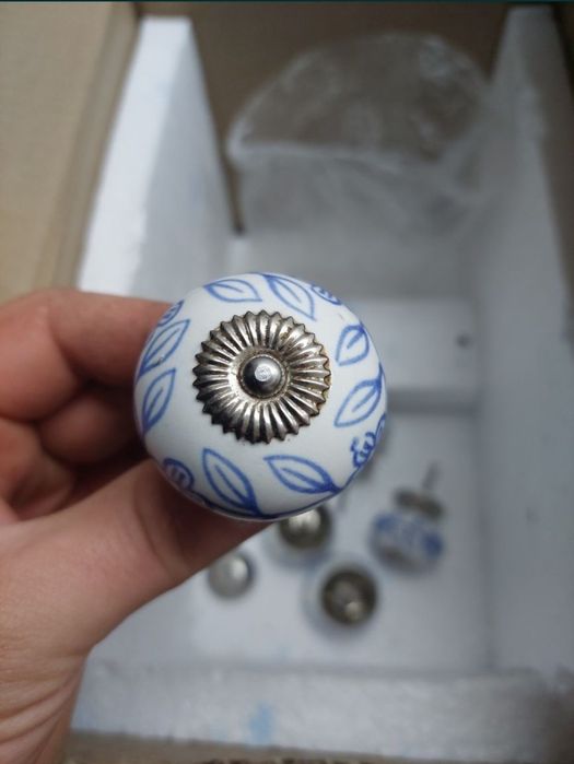 Gałki ceramiczne używane