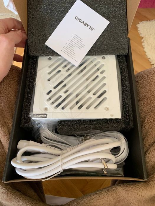 блок живлення Gigabyte p650ss ice
