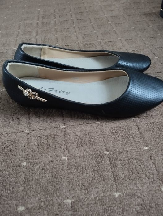 Продам взуття !!!