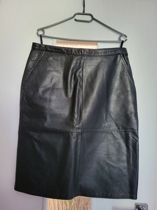 Spódnica skórzana do kolan