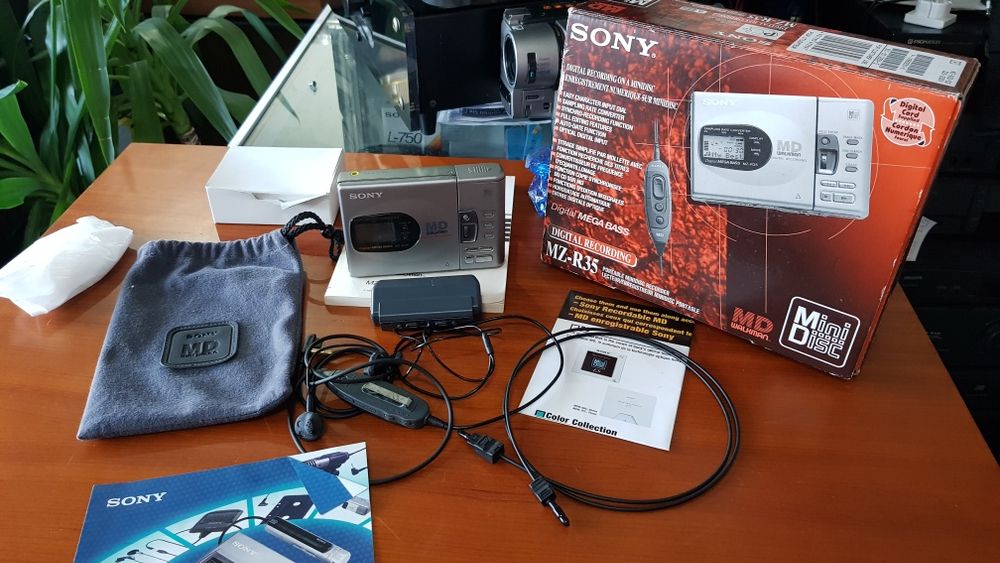 .Mini Disk Sony  MZ-R 35 na caixa original.