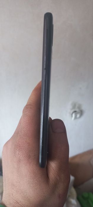 Самсунг А40 -4 на 64 гь