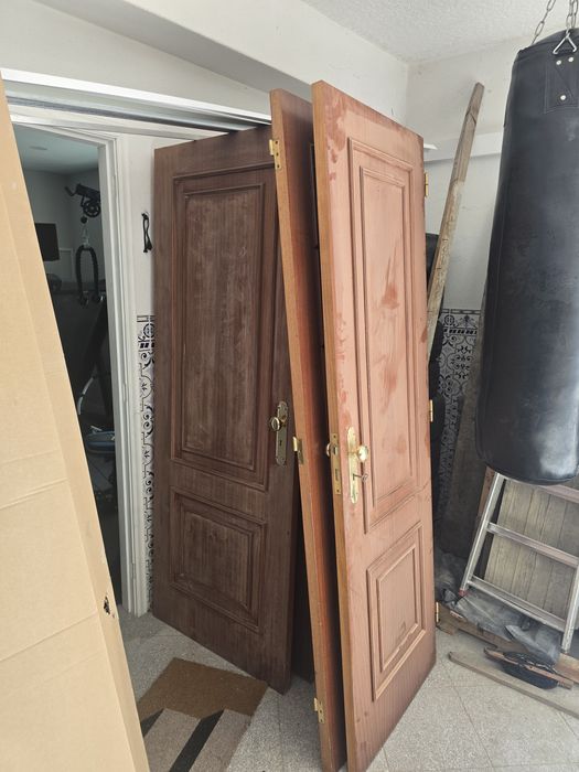 Conjunto de portas vendo ou troco
