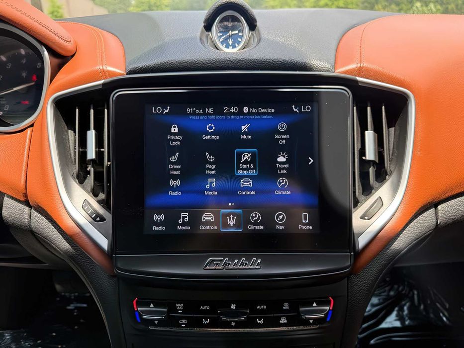 Maserati Ghibli      2019