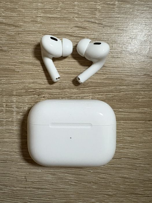AirPods Pro 2 słuchawki i etui