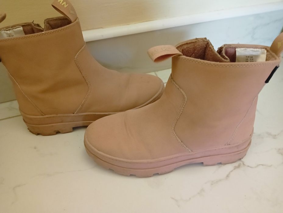 Дівочі.    чобітки