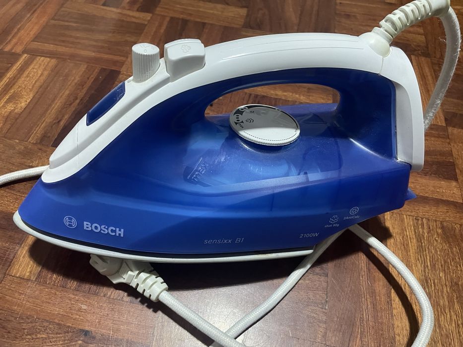 Ferro de engomar a funcionar