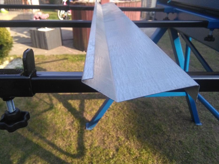 kantownica zaginarka giętarka do blachy ZGW-1250/1,0 red