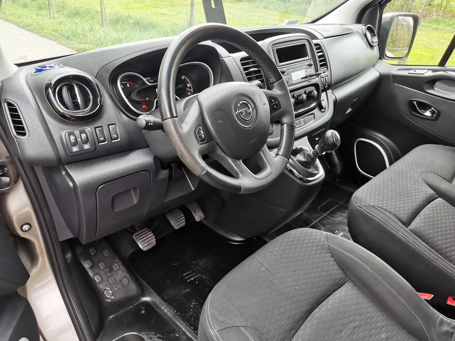 Opel Vivaro LONG 9-os.–wynajem, wakacje, ferie, wyjazdy doba od 145zł