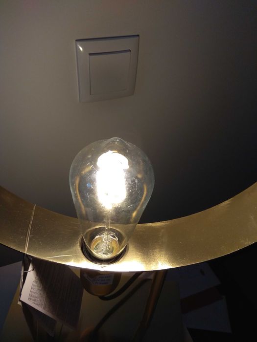 Candeeiro novo dourado velho