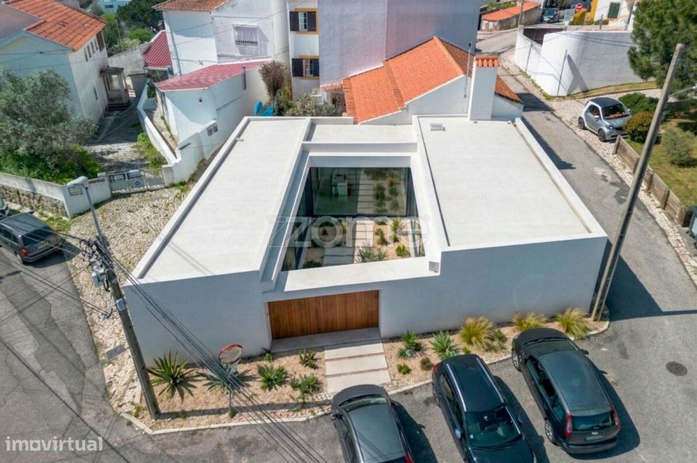 Moradia térrea p/ Investimento - centro de Alcabideche