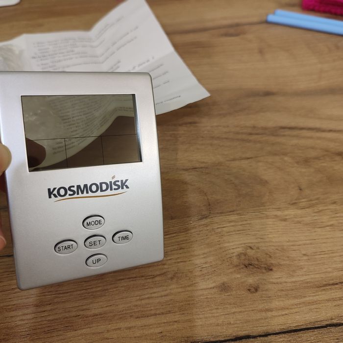 Цифровий годинник, термометр, календар ...