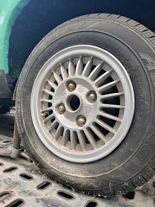 Datsun 1200 para restauro