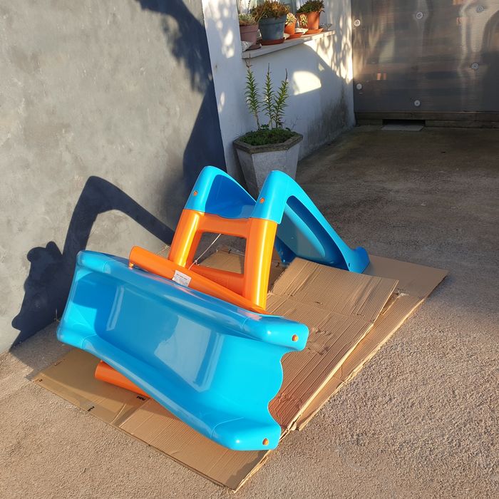 Escorrega infantil / criança