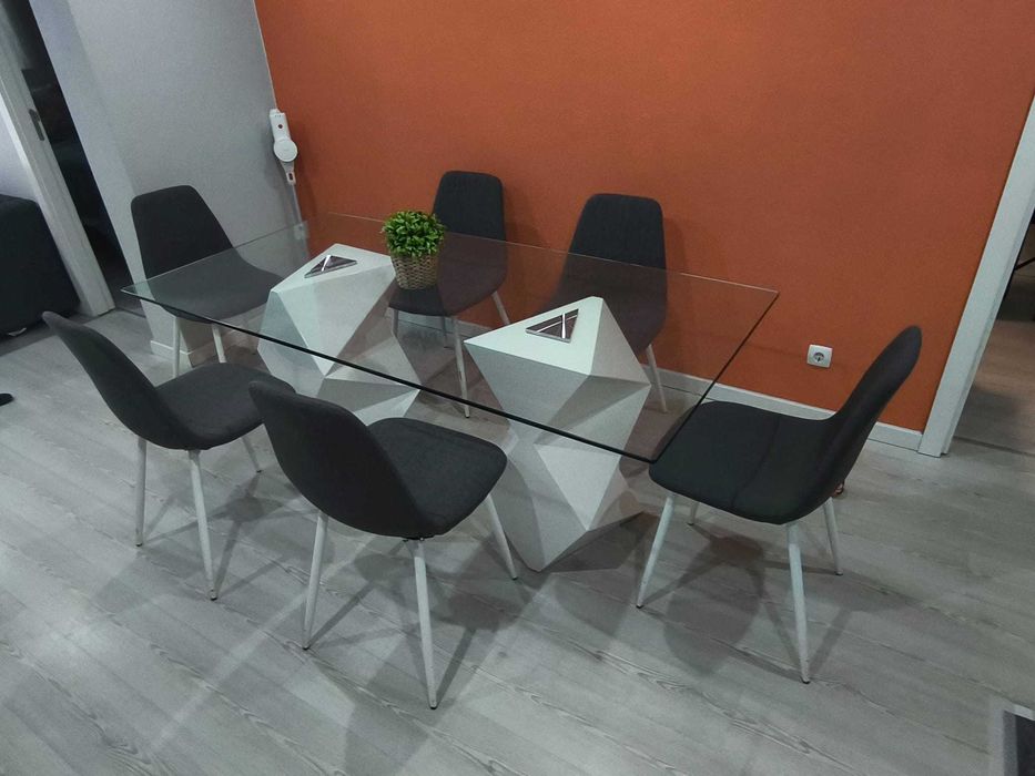 Mesa de 6 lugares de Vidro Pés Brancos Lacados