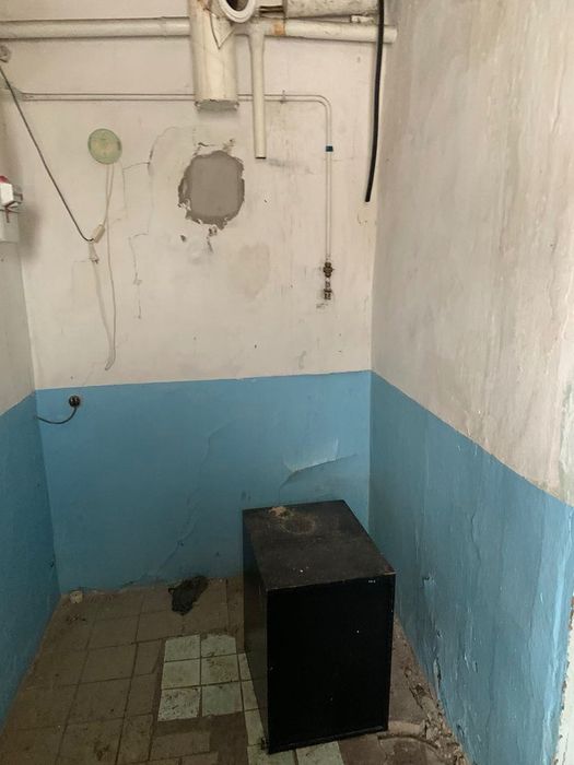 Комлекс будівель загальною площею 135 кв.м 2 приміщеня