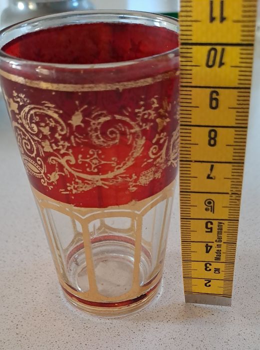 Copo antigo com dourado