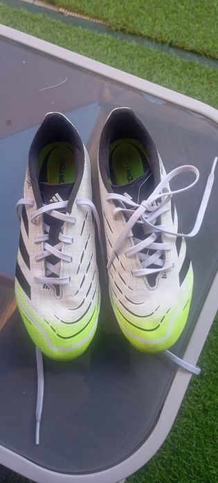 Chuteiras Adidas Predator tamanho 36