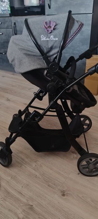 Wózek dla lalki.