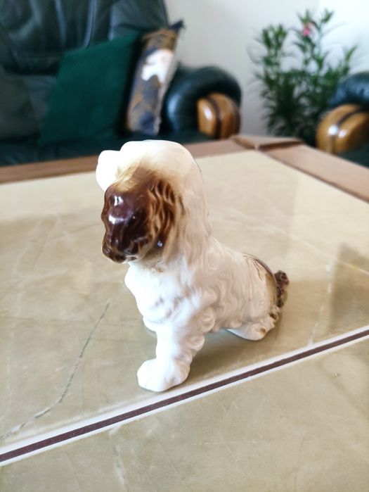 Antyczna figurka porcelanowa psa lata 30 te