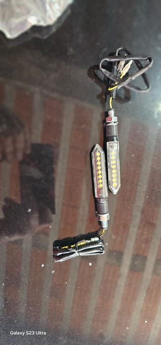 Piscas novos para moto