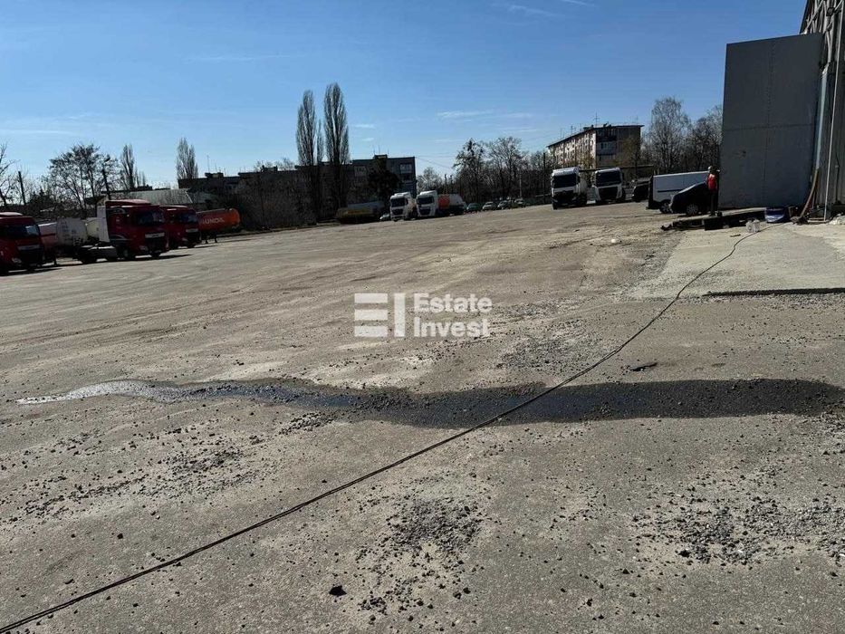 Продам майновий комплекс у смт. Подвірки