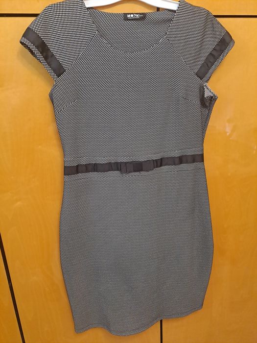 Sukienka midi z kokardką