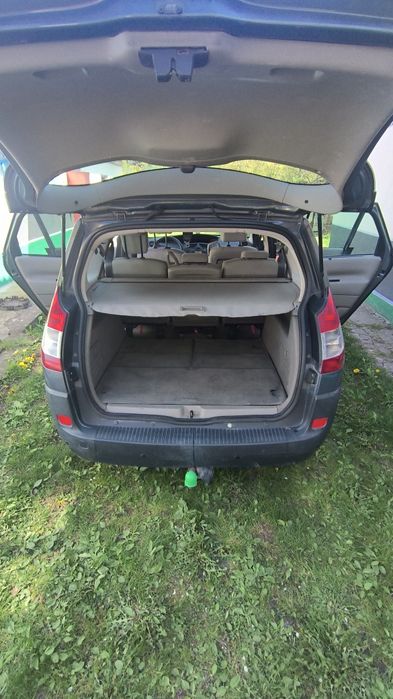 Продаєть авто Renault Scenic Megane 2006 року газ/бензин. 7 місць 205т пробіг.
