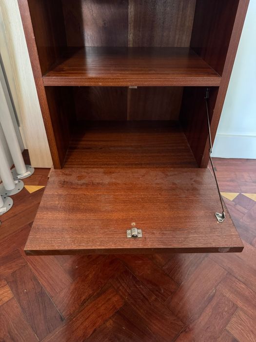 Mesa de apoio para restaurar