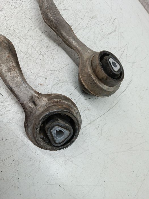 Braços de suspensão inferiores Esq./ Drt. - BMW 3 Touring (E91) | 04 - 12