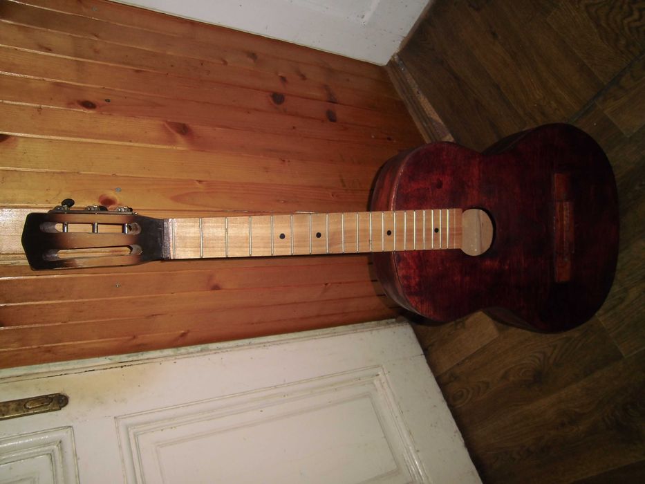 Гітара 6- струнна