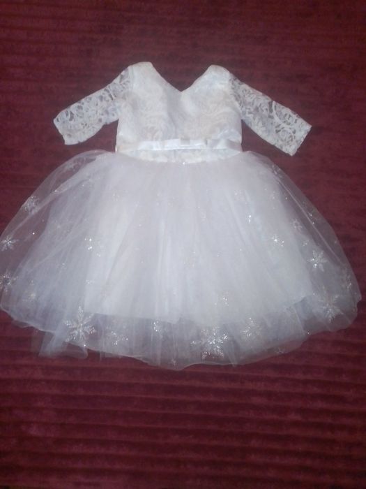 Нарядні сукні для маленької принцеси