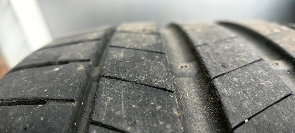 19 Bridgestone 245/45