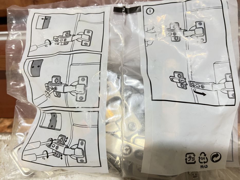 Мебліви  петлі з доводчиком