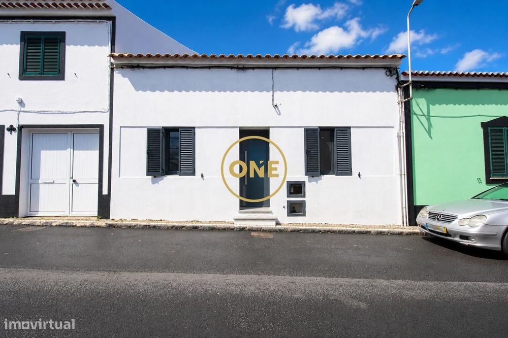Moradia T2+2 com Amplas Áreas e Acabamentos Modernos