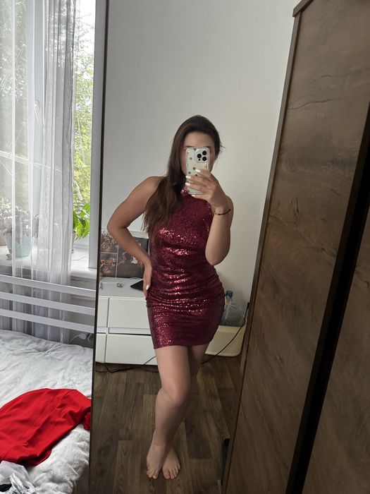 Платье коктейльное с пайетками