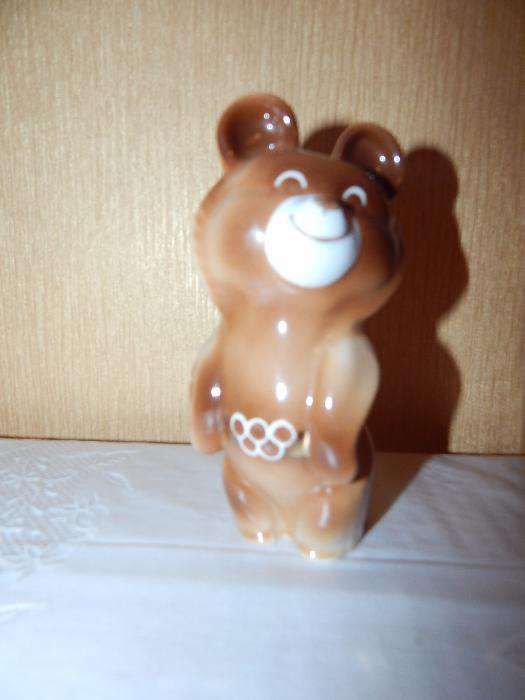Олимпийский мишка. Продам статуэтку.