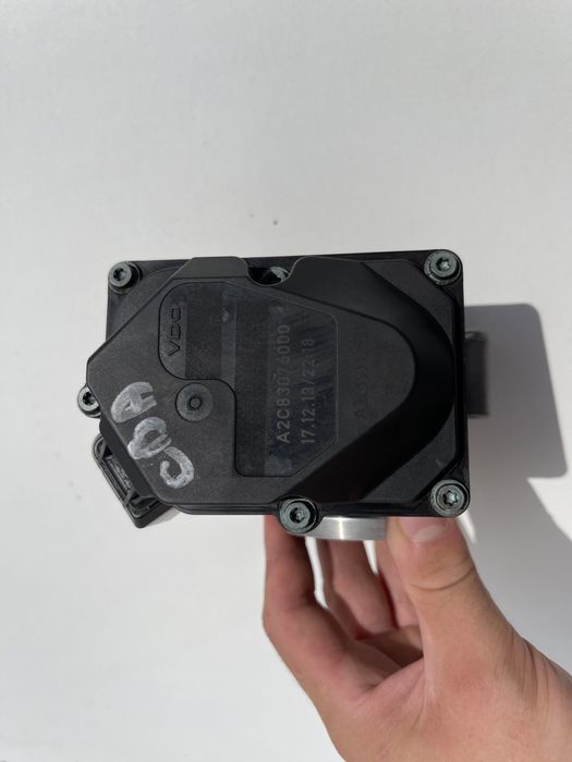 Дросельна заслонка Passat B6 B7 дроссельная заслонка 2.0 TDI CBA CBAB CBAD 103 KW 03L128063E 03L128063 140 к. с.