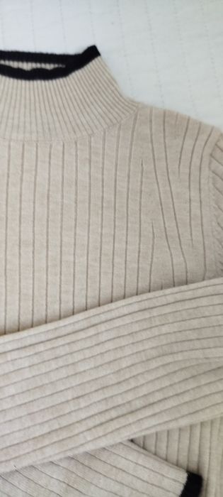 Sweterek golf kremowy rozm. S