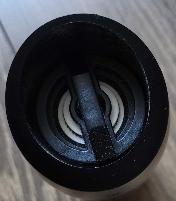 młynek elektryczny WMF Inverta DeLuxe grawitacyjny automat do przypraw